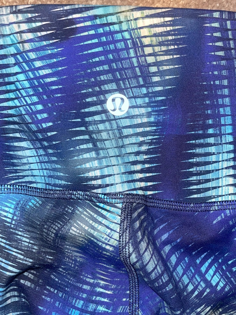 Lululemon Wunder Train HR Tight 25” – Size 2 – $40
